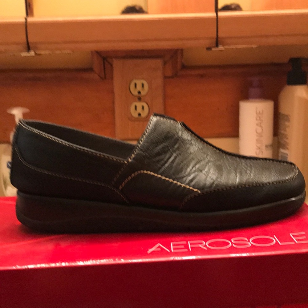 AEROSOLES BUTTON HOLE FLATS